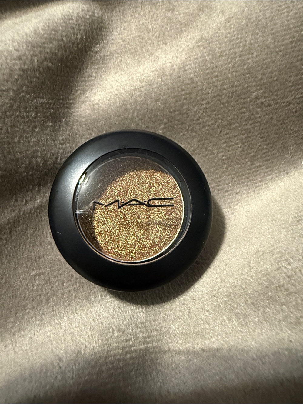 NEW -MAC Cosmetics I Like 2 Watch Glitter Eye Shadow